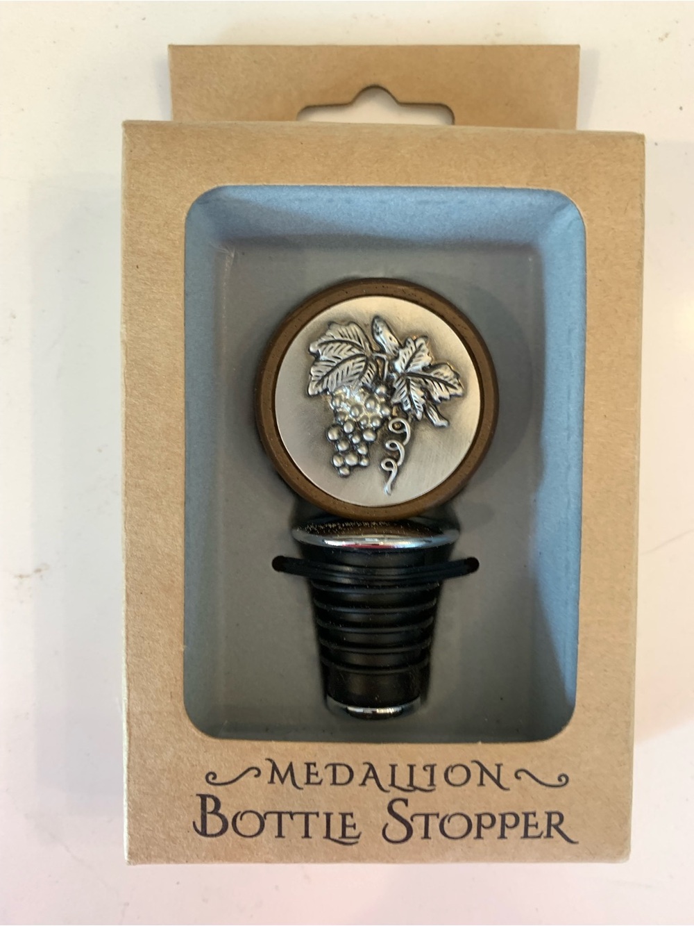 Grape Medallion Bottle Stopper for Wine, Spirits, Oil or Vinegar NEW in box.